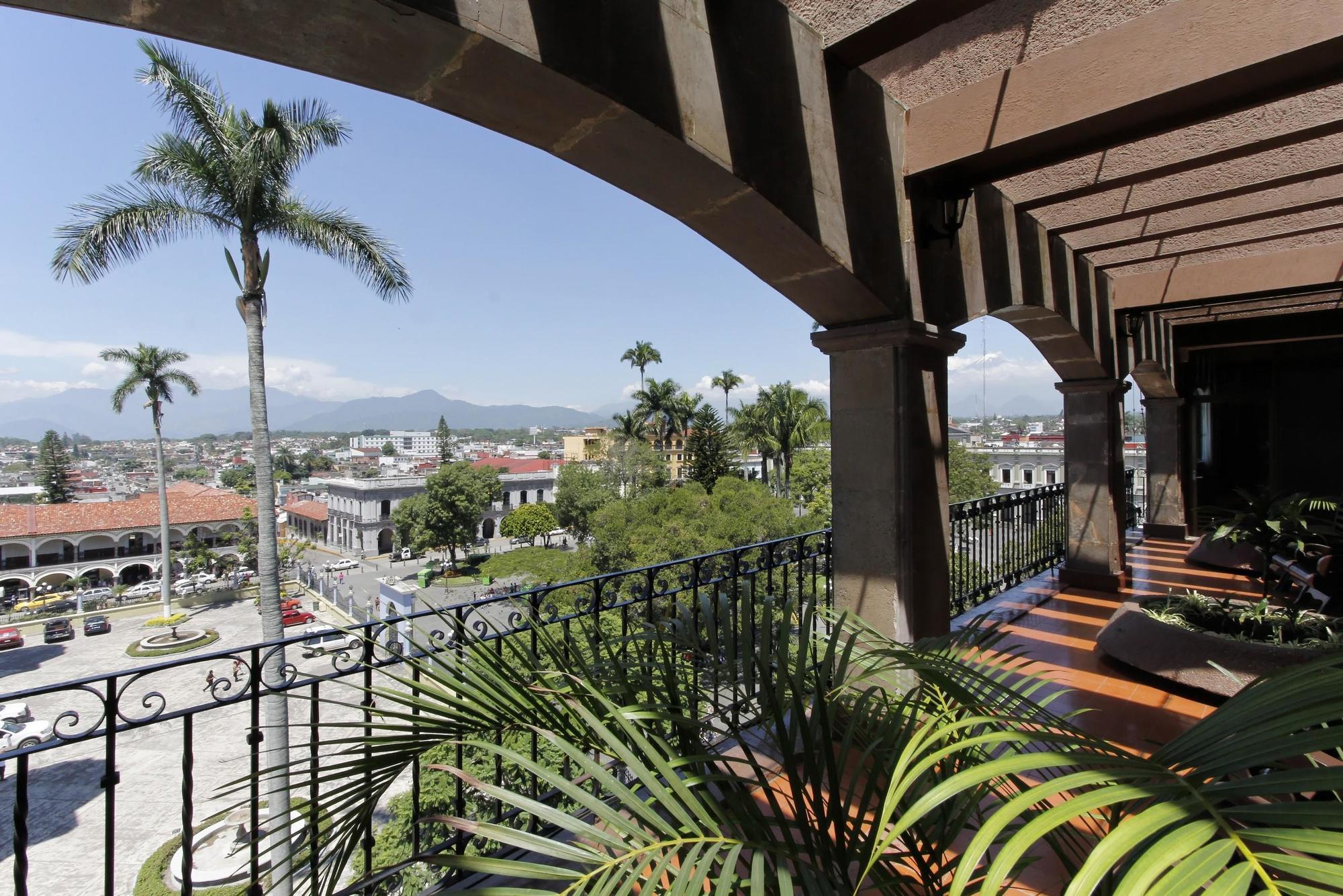 Mansur Business & Leisure Hotel